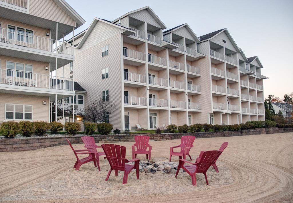 Cherry Tree Inn & Suites 트래버스 시티 외부 사진